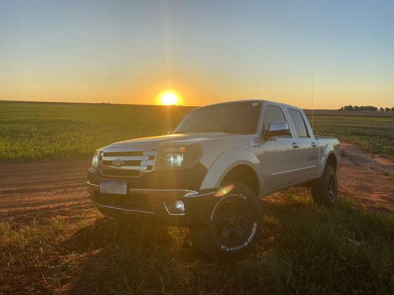 FORD RANGER 3.0 LIMITED 4X4 CD 16V TURBO ELETRONIC DIESEL 4P MANUAL